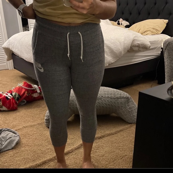 Nike Women’s Jogger Leggings - Picture 6 of 7